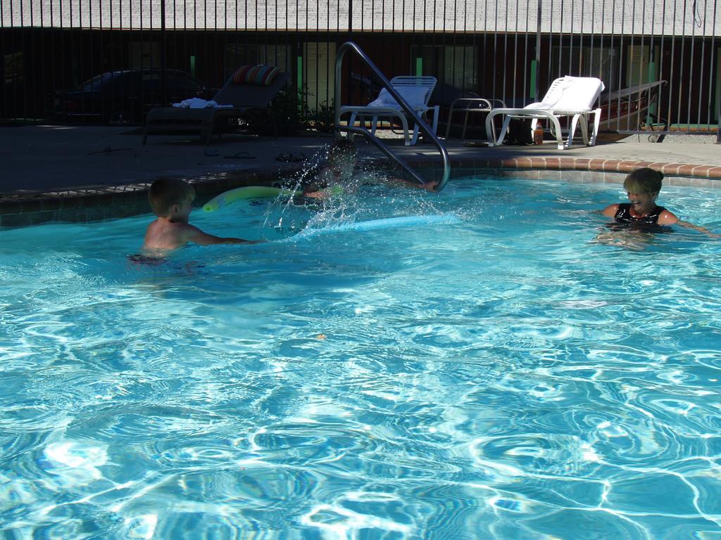 Indian Creek Lodge Douglas City Dış mekan fotoğraf